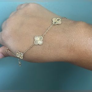 14k Yellow Gold Clover Bracelet